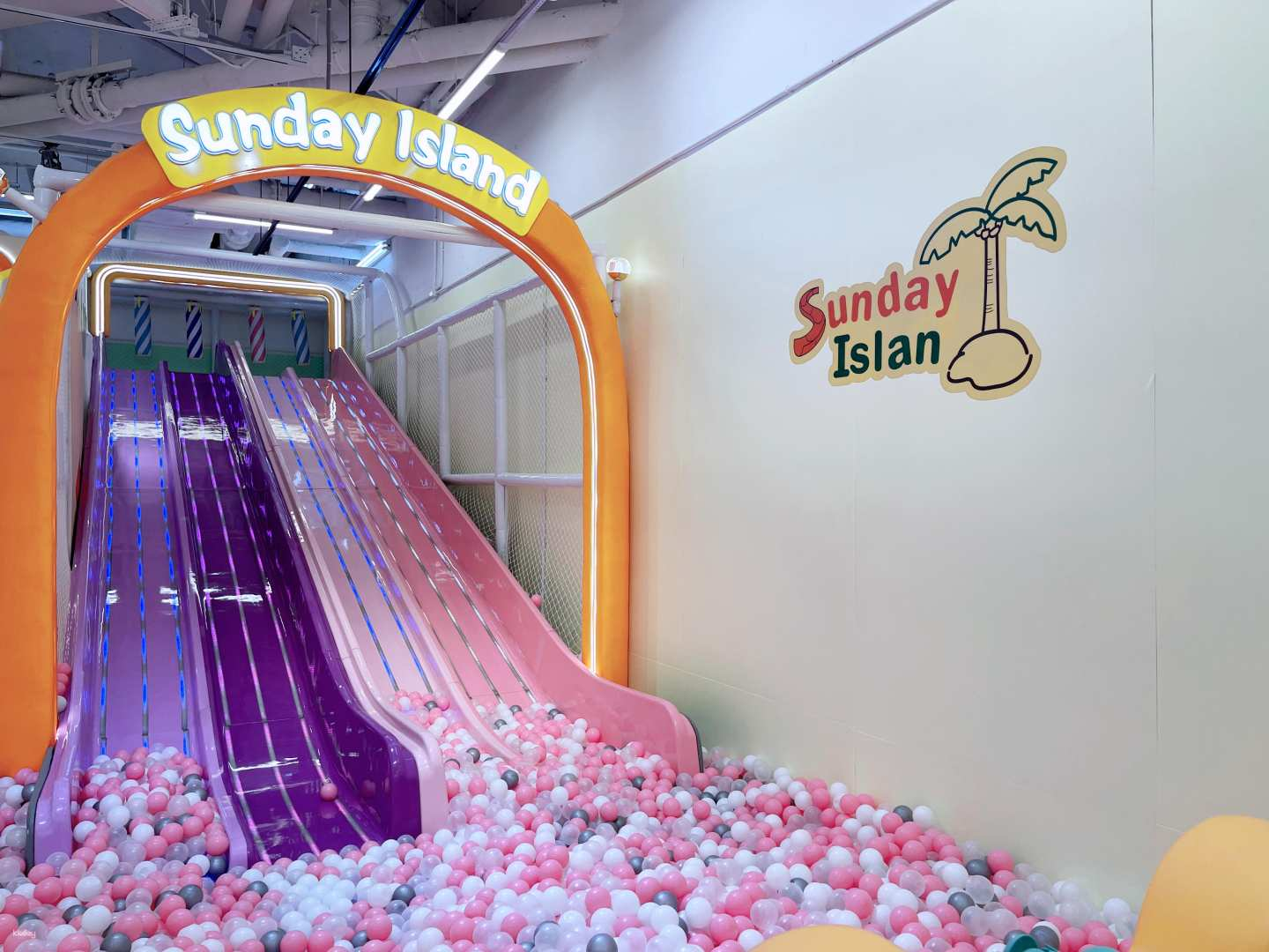 Sunday Island Playhouse | Diamond Hill Hollywood Plaza / Yuen Long Yoho Plus | 5000/4000 sq ft | Kids' Zipline | Devil's Slide | Challenging Climbing Wall | 7 Slides and Multiple Photo Spots | Indoor Playground for Kids | Great Place for Families - Photo 1 of 10